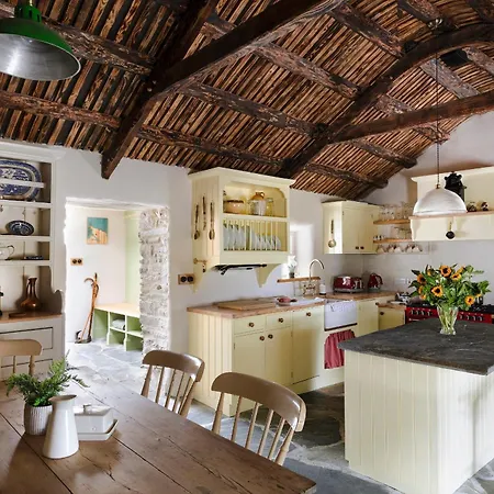 Secluded Thatched Cottage, Near Beaches & Hill Walking Rashenny Extérieur photo