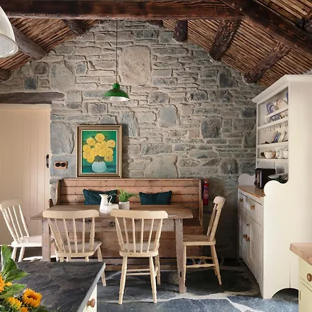 Secluded Thatched Cottage, Near Beaches & Hill Walking Rashenny Extérieur photo