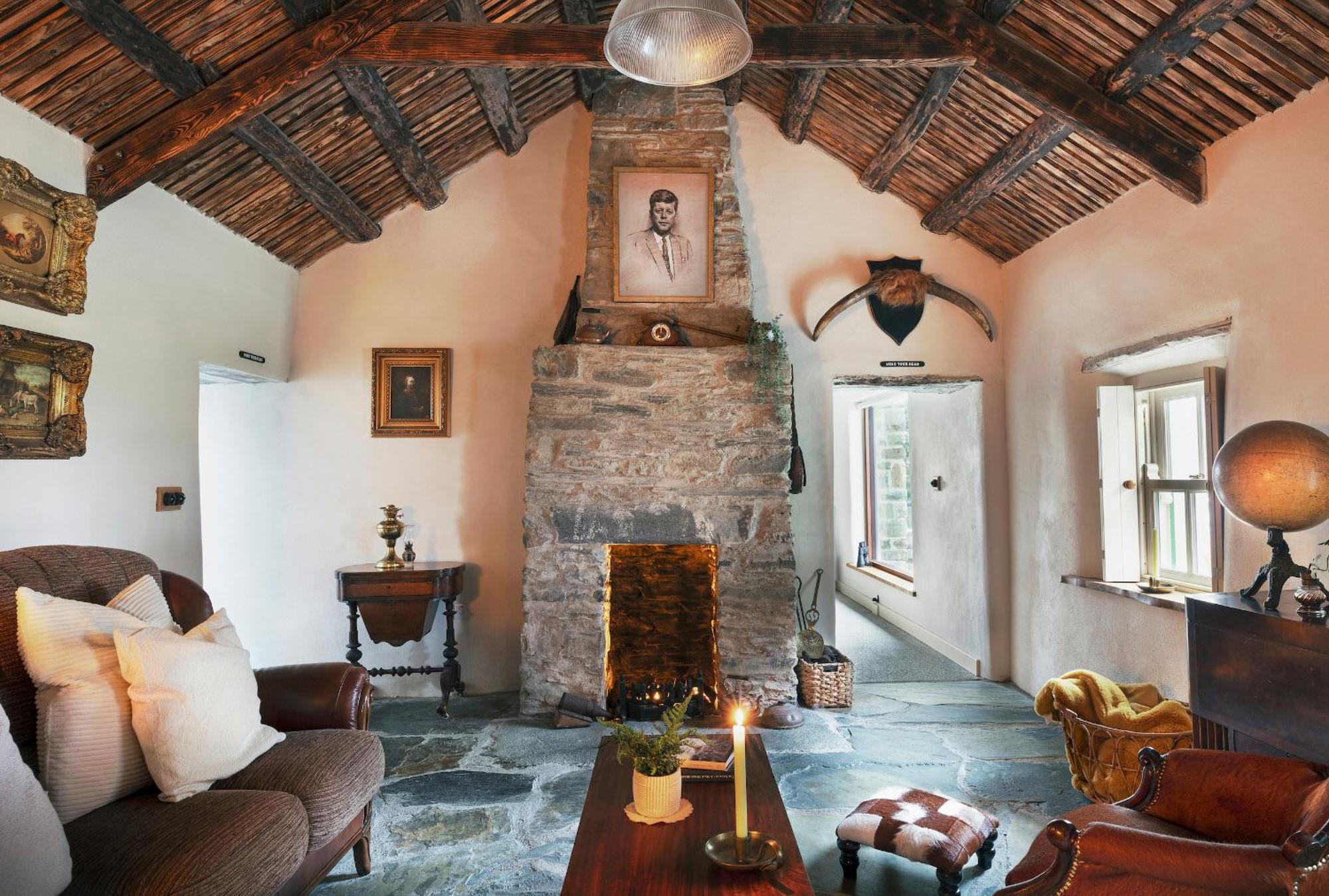 Secluded Thatched Cottage, Near Beaches & Hill Walking Rashenny